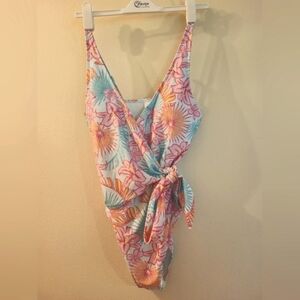 Member's Mark Pink and Green Tropical One-Piece Swimsuit‎ (Size L)
